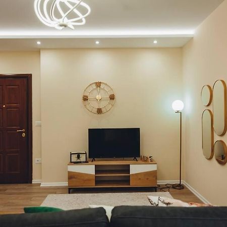 Luxury Apartment At Myslym Shyri Tirana Extérieur photo