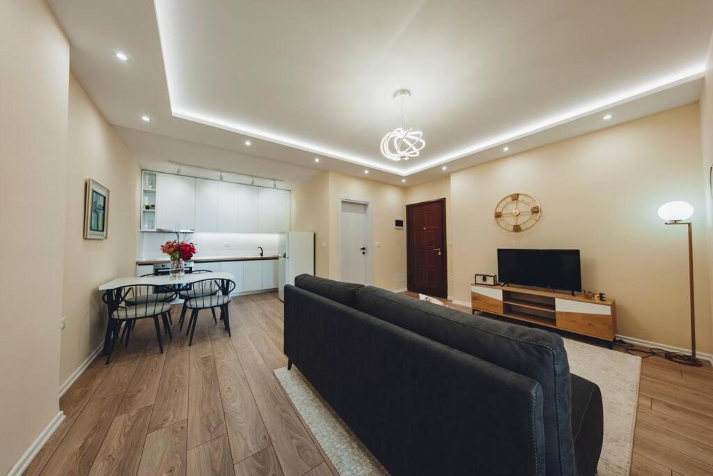 Luxury Apartment At Myslym Shyri Tirana Extérieur photo