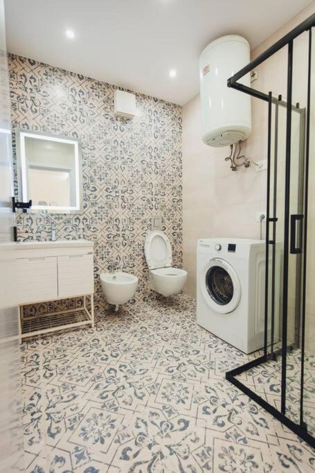 Luxury Apartment At Myslym Shyri Tirana Extérieur photo